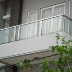 Foto Balkon Kaca Rumah 2 Lantai | Desain Railing Balkon Minimalis