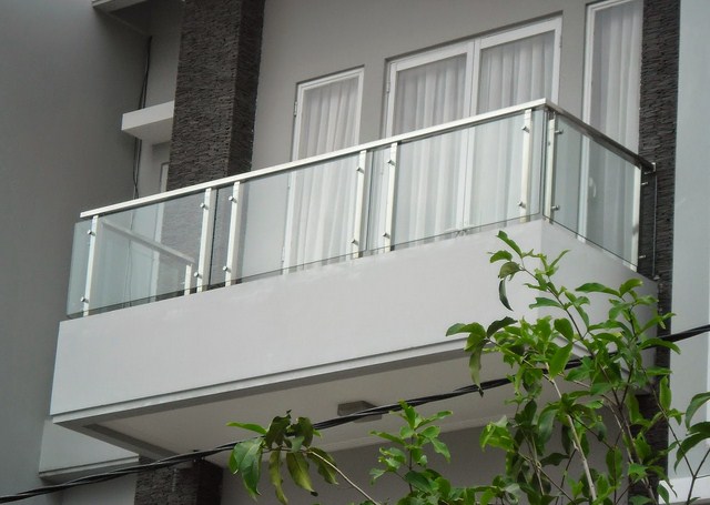 Foto Balkon Kaca Rumah 2 Lantai Balkon Minimalis 2539 