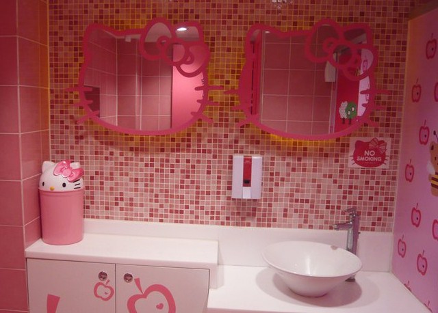 Model Kamar Mandi Anak Hello Kitty