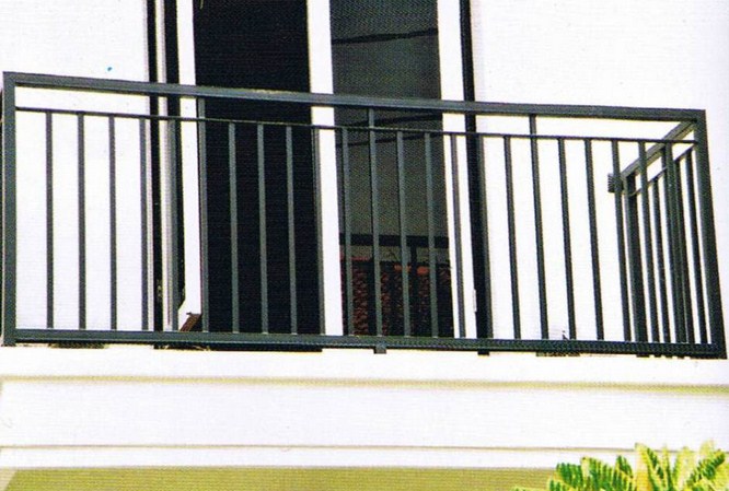 Pagar Balkon Minimalis Lantai 2 | Balkon Dalam Rumah Minimalis